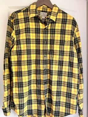 LL Bean Men’s flannel slightly fitted EUC Med Worn once!